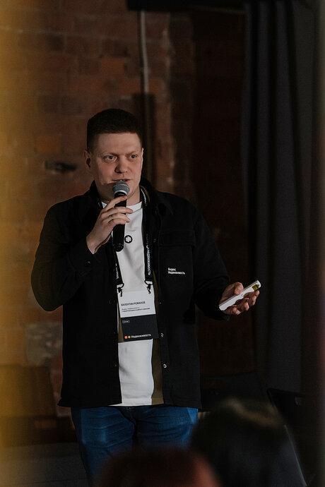 Валентин Романов